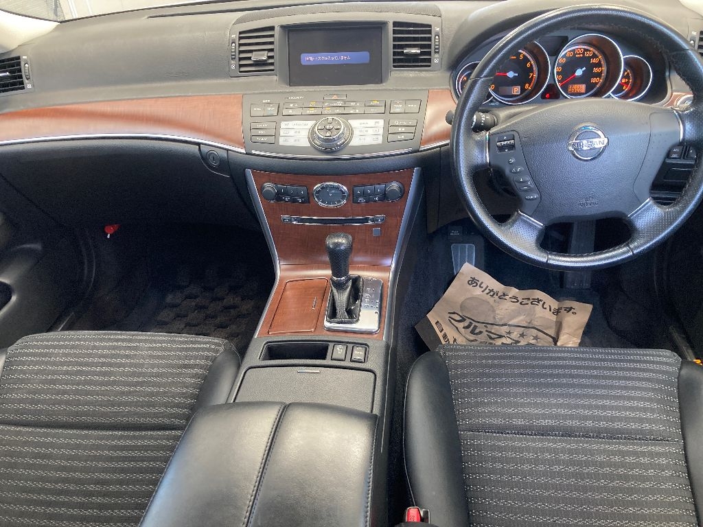 NISSAN FUGA