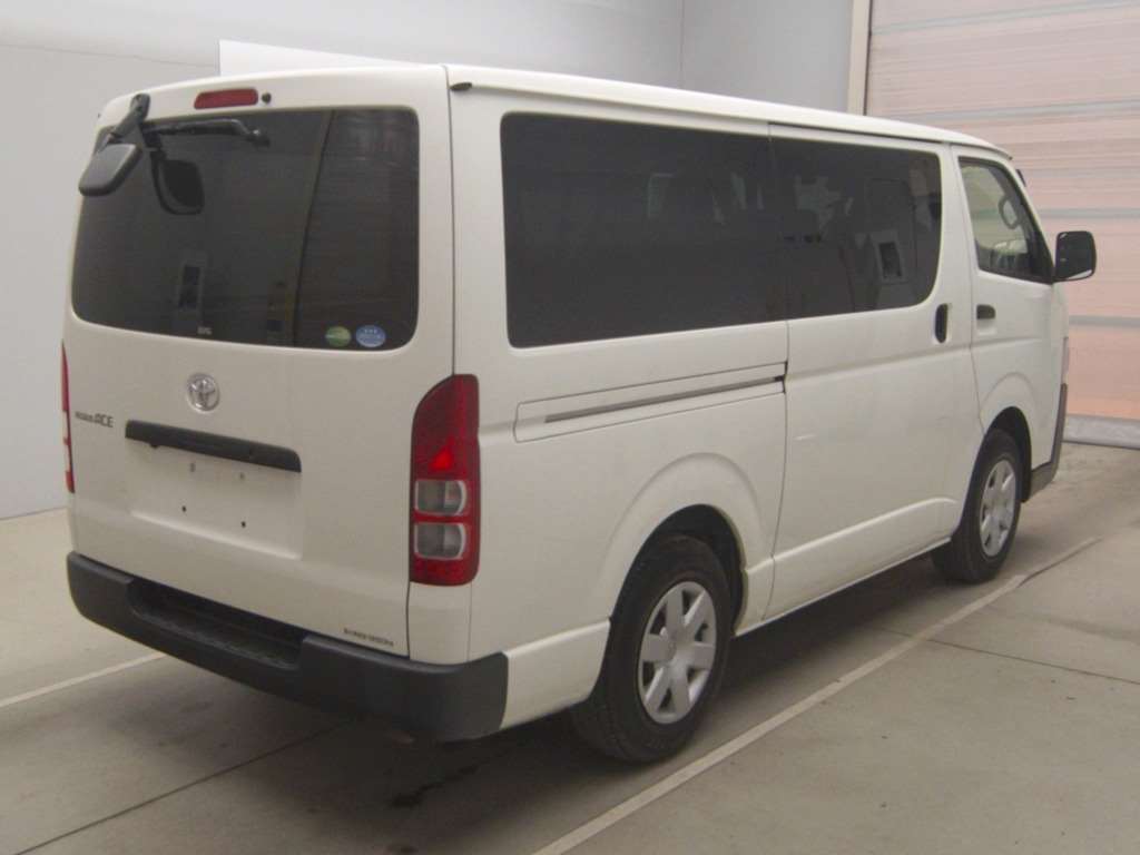 TOYOTA REGIUS ACE