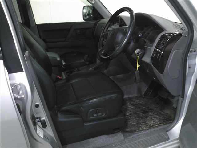 MITSUBISHI PAJERO
