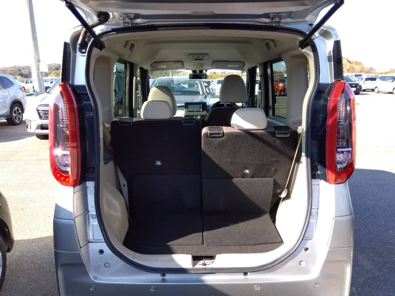 NISSAN ROOX