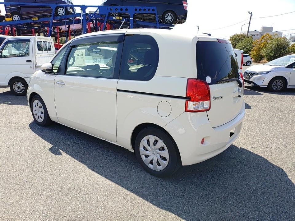 TOYOTA PORTE