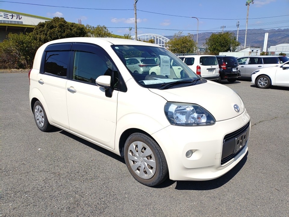TOYOTA PORTE