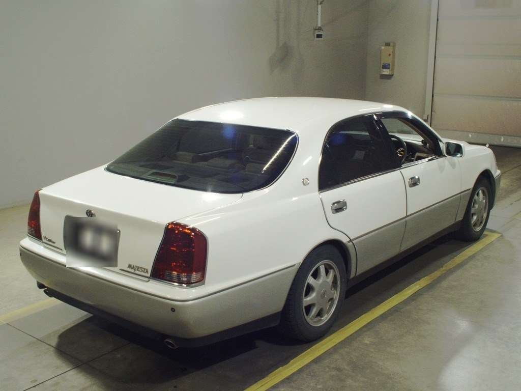 TOYOTA CROWN MAJESTA