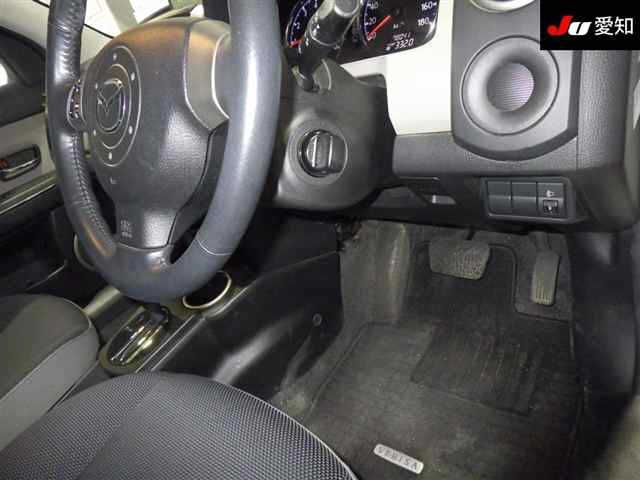 MAZDA VERISA