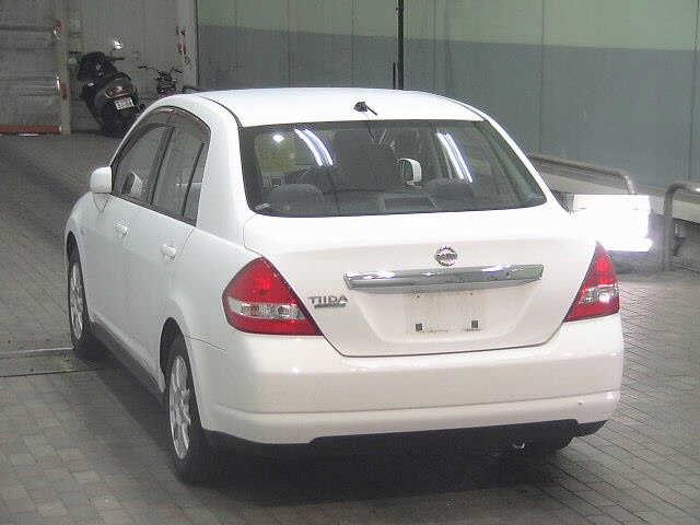 NISSAN TIIDA LATIO