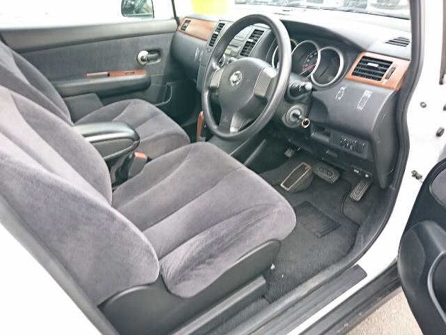 NISSAN TIIDA LATIO