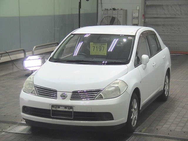 NISSAN TIIDA LATIO