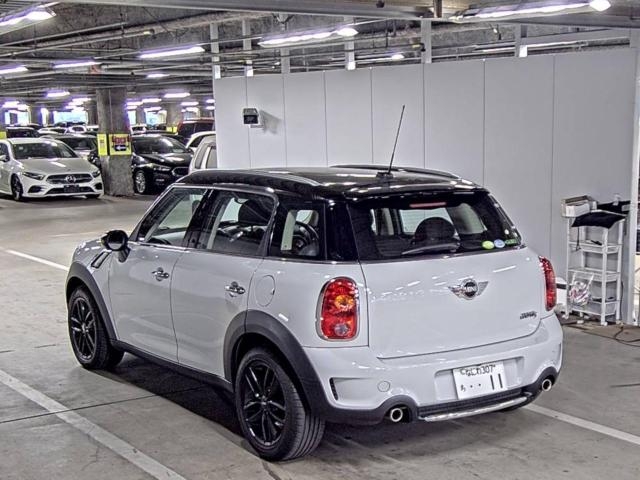 MINI CROSSOVER