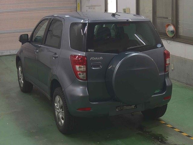 TOYOTA RUSH