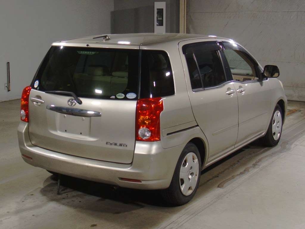 TOYOTA RAUM