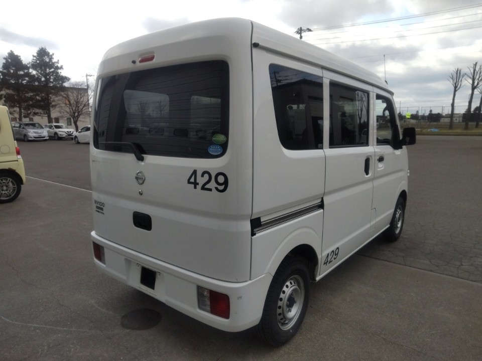 NISSAN NV100 CLIPPER