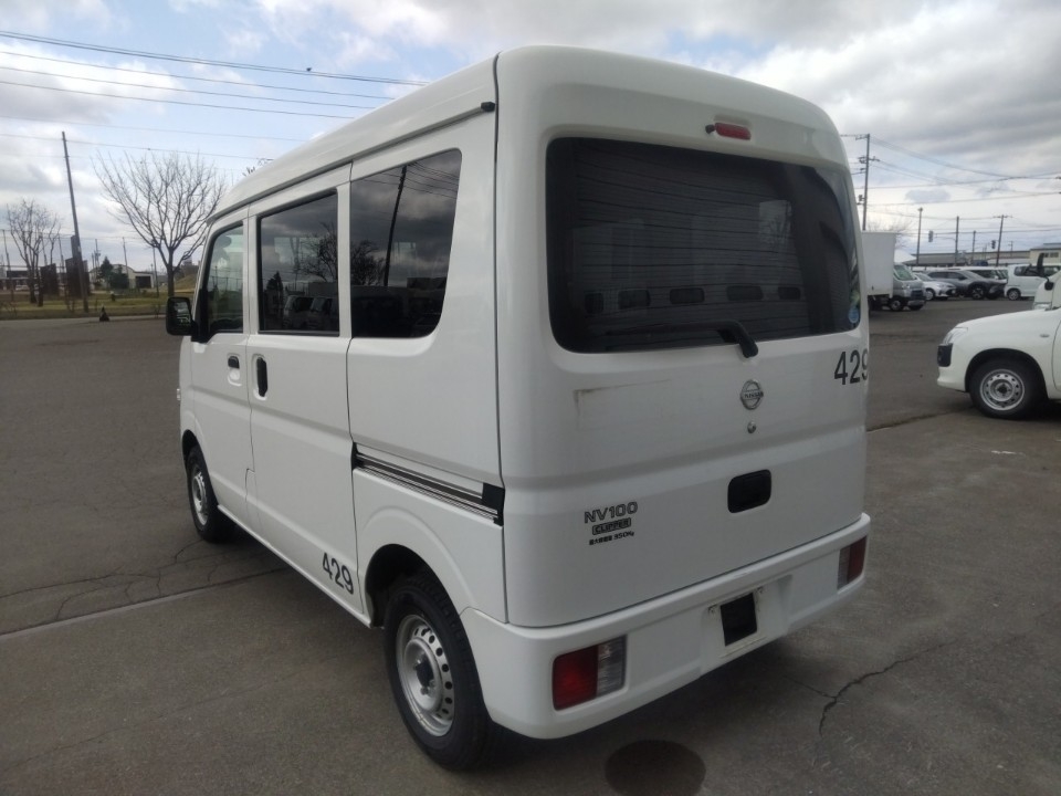NISSAN NV100 CLIPPER