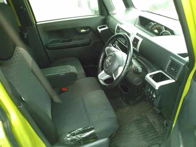 DAIHATSU WAKE