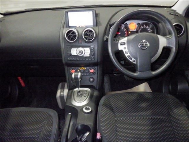 NISSAN DUALIS