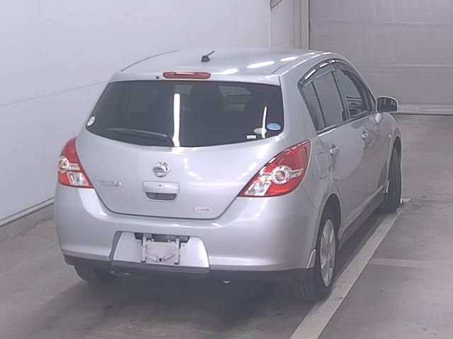 NISSAN TIIDA