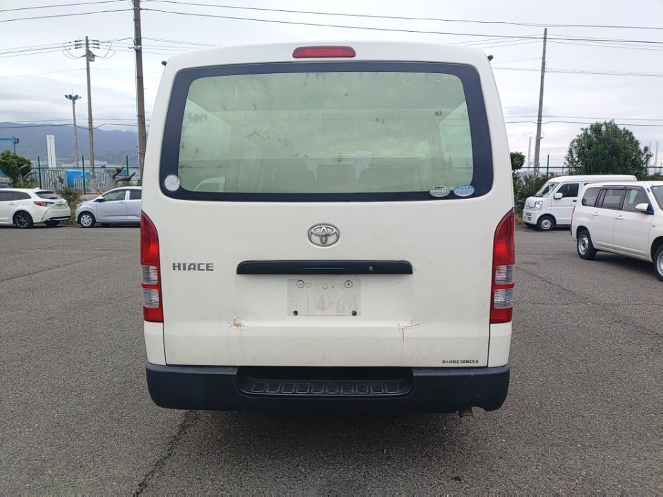 TOYOTA REGIUS ACE