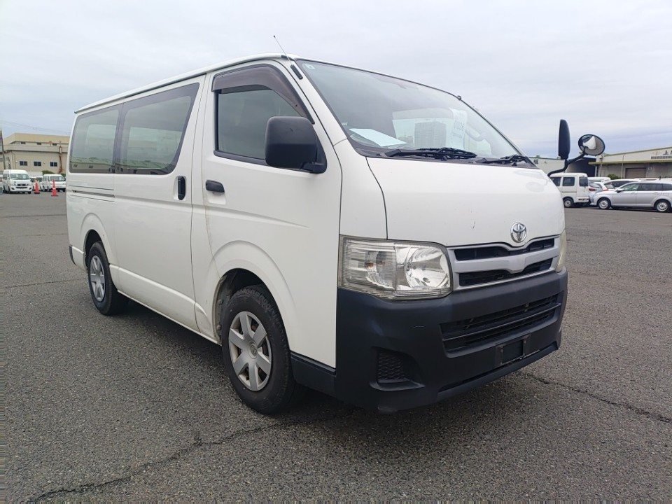 TOYOTA REGIUS ACE