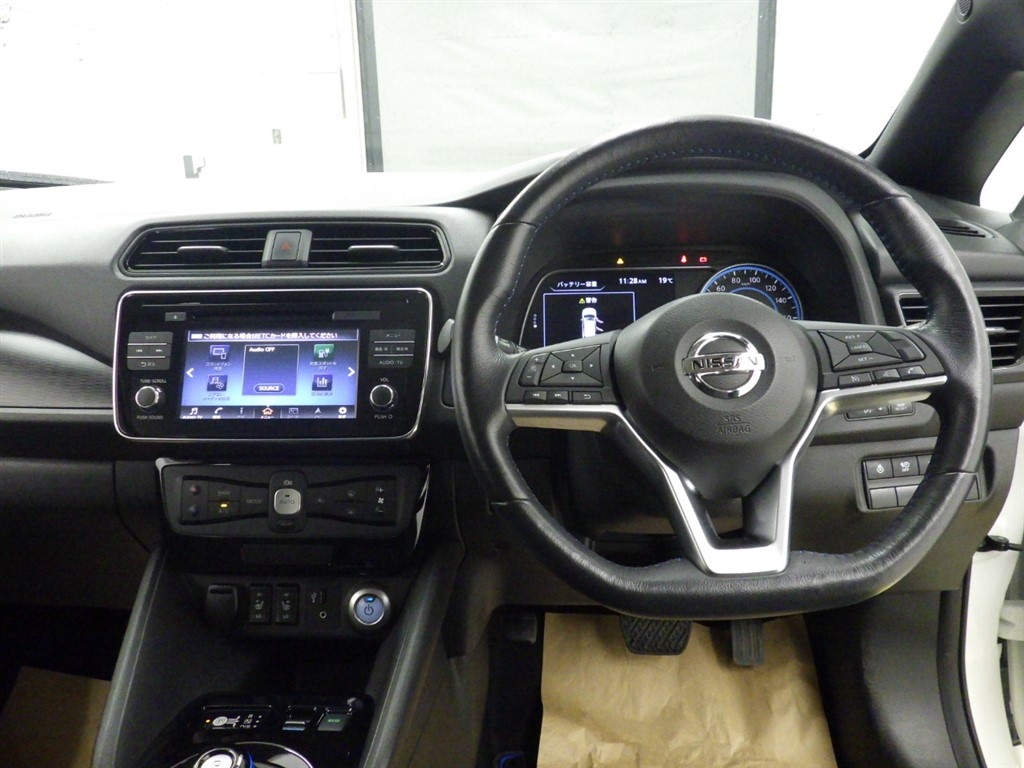NISSAN LEAF