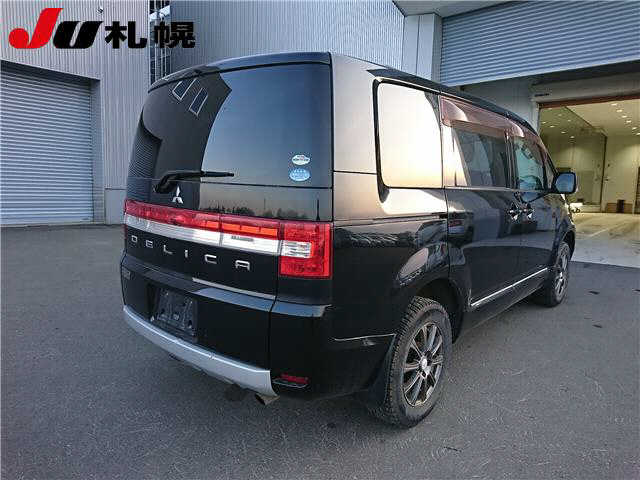 MITSUBISHI DELICA D:5