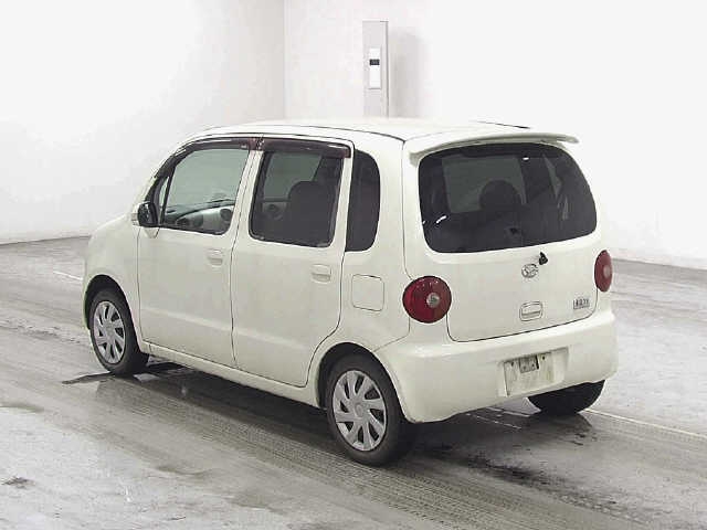DAIHATSU MOVE LATTE