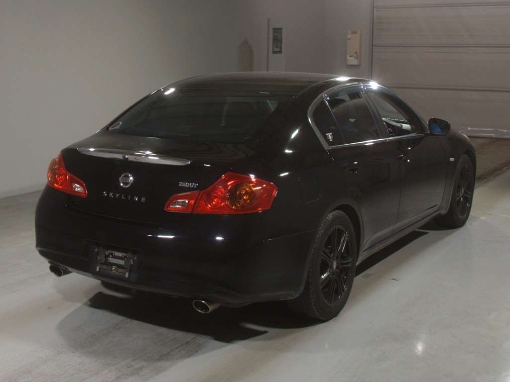 NISSAN SKYLINE