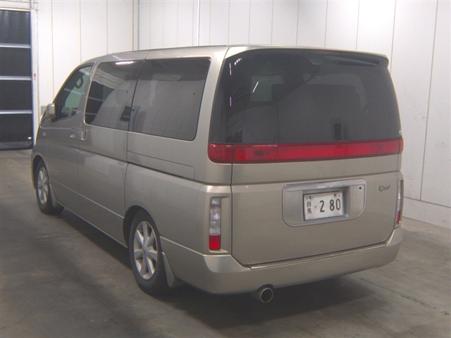NISSAN ELGRAND