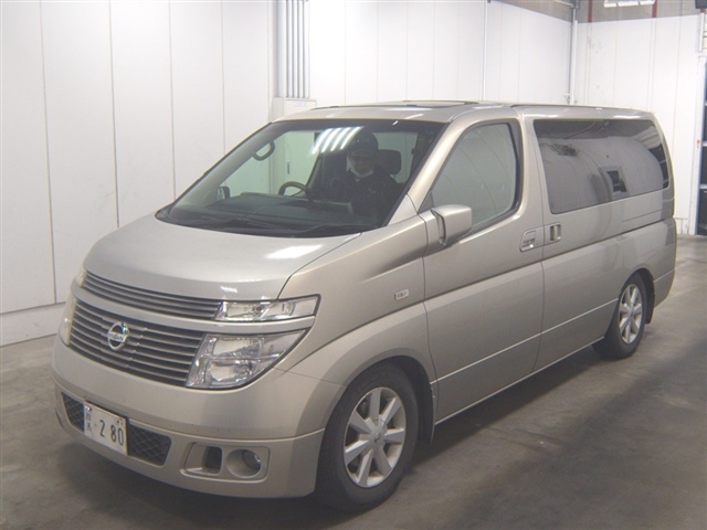 NISSAN ELGRAND