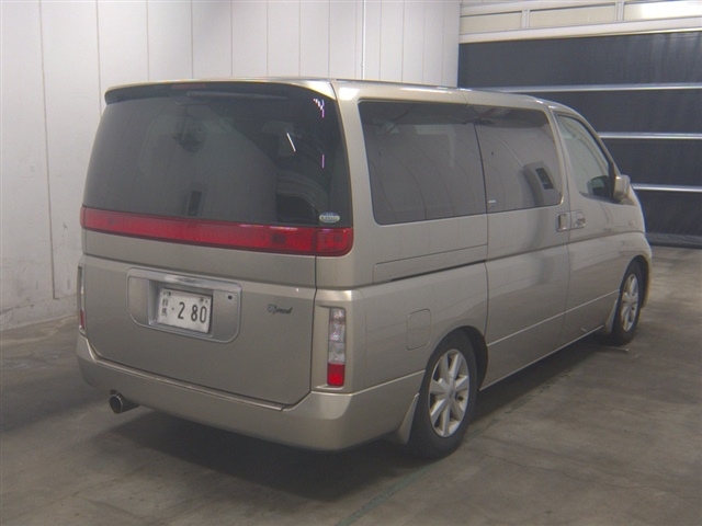 NISSAN ELGRAND