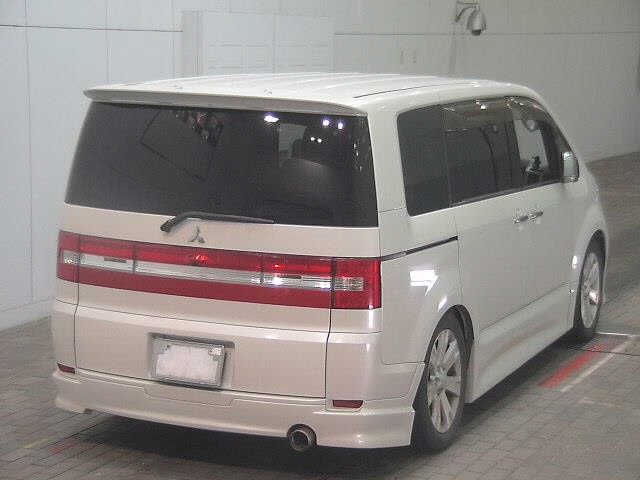 MITSUBISHI DELICA D:5