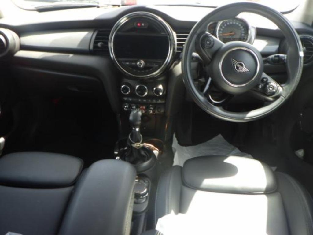 MINI HATCH