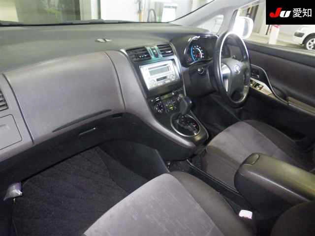 TOYOTA MARK X ZIO
