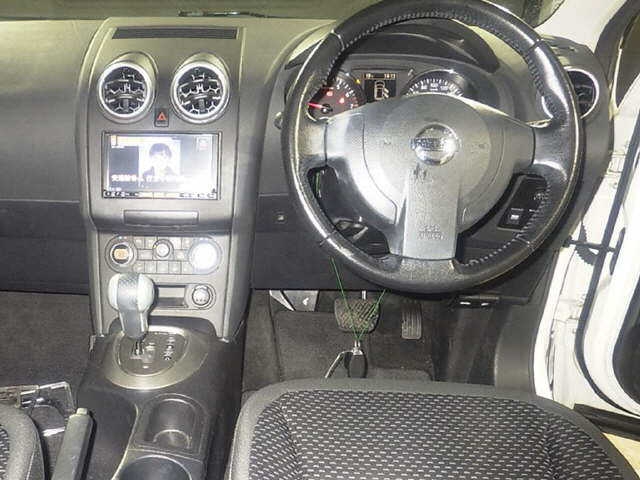 NISSAN DUALIS