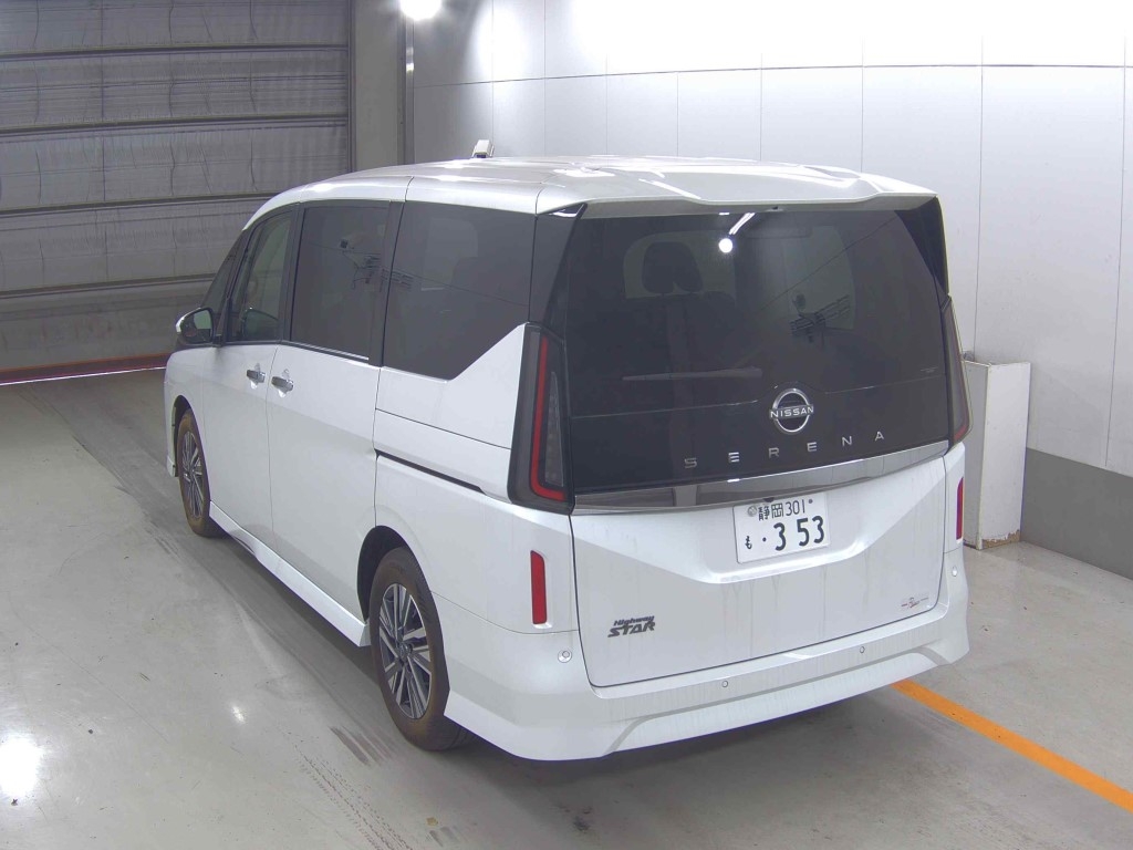 NISSAN SERENA
