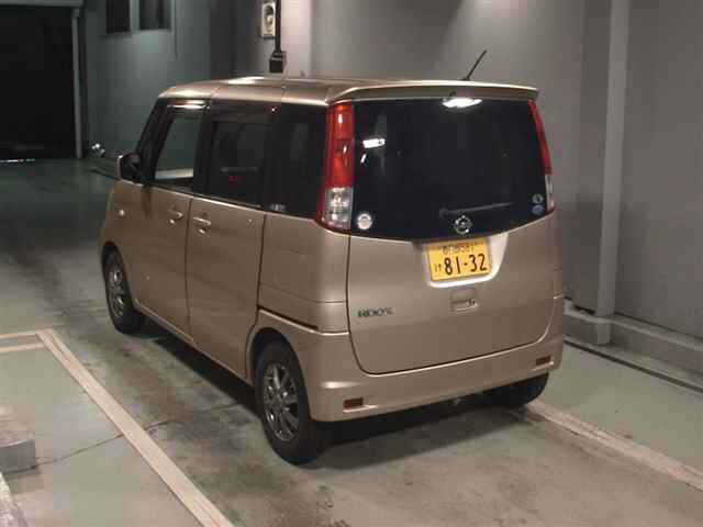 NISSAN ROOX
