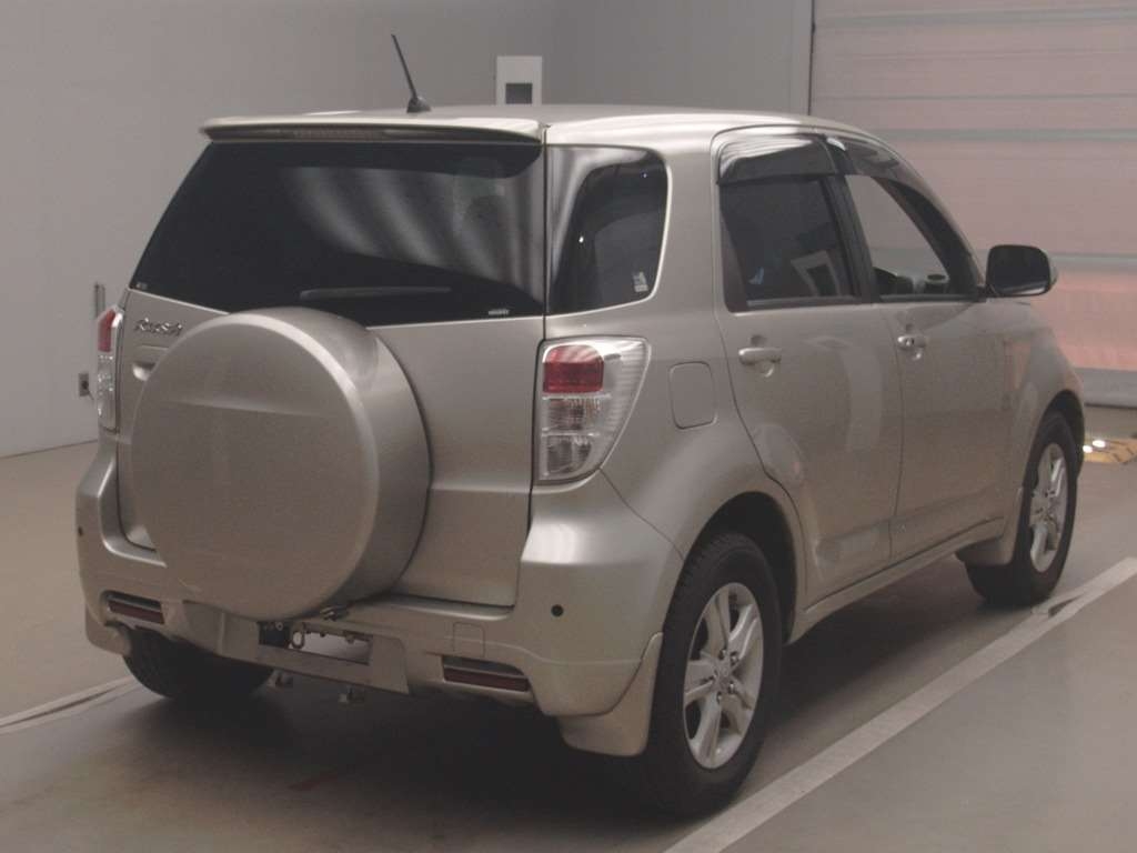 TOYOTA RUSH