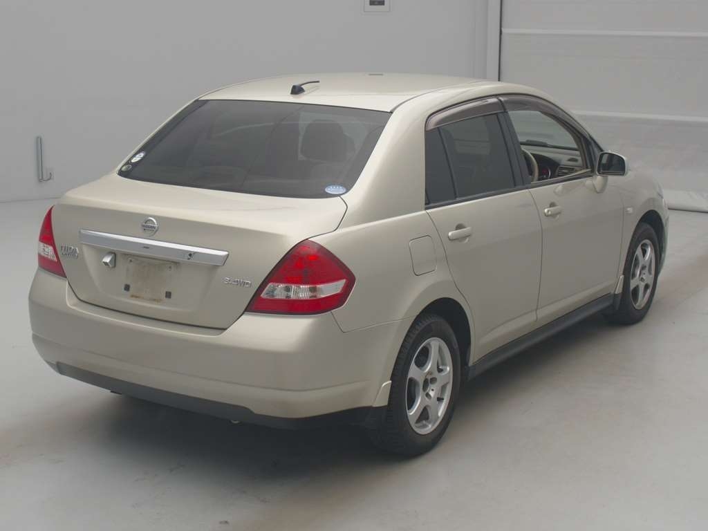 NISSAN TIIDA LATIO