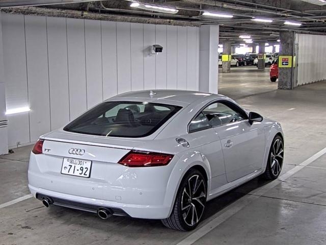 AUDI TT