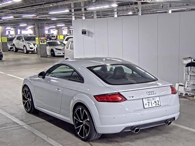 AUDI TT