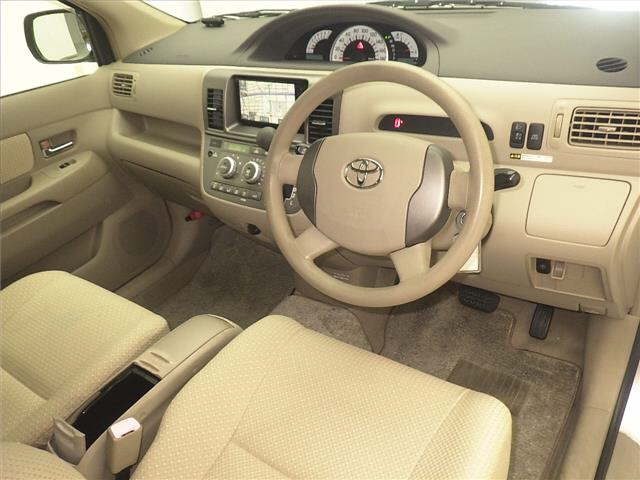 TOYOTA RAUM