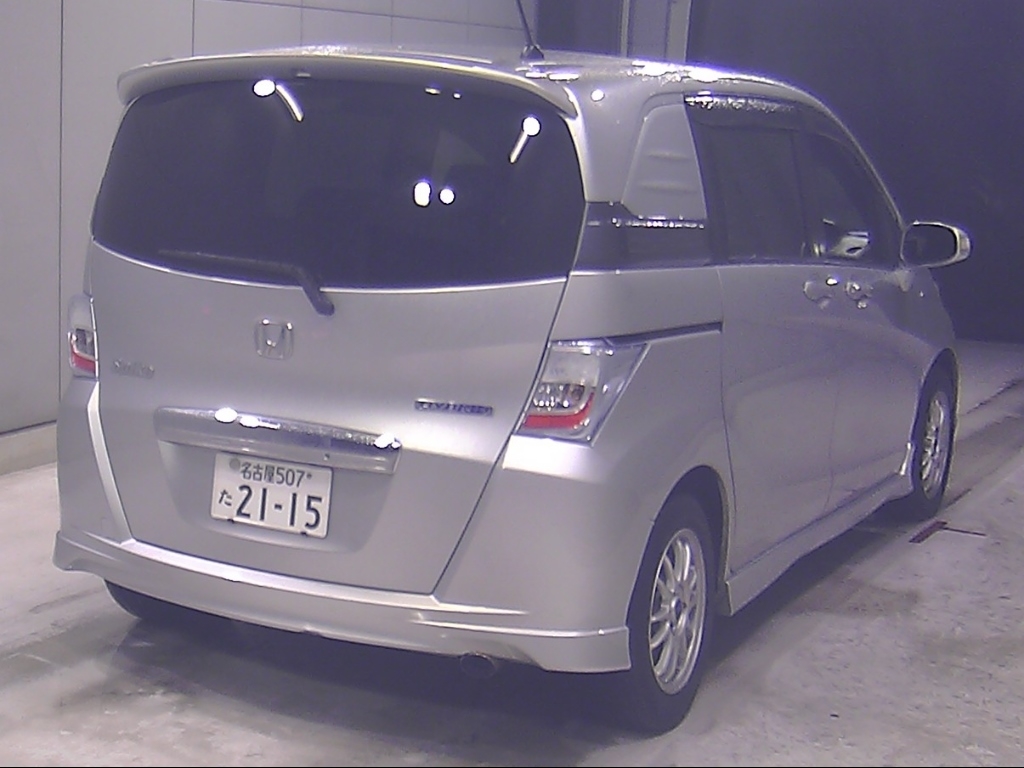 HONDA FREED SPIKE