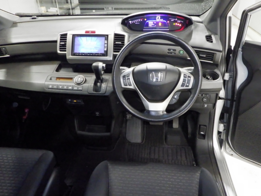 HONDA FREED SPIKE