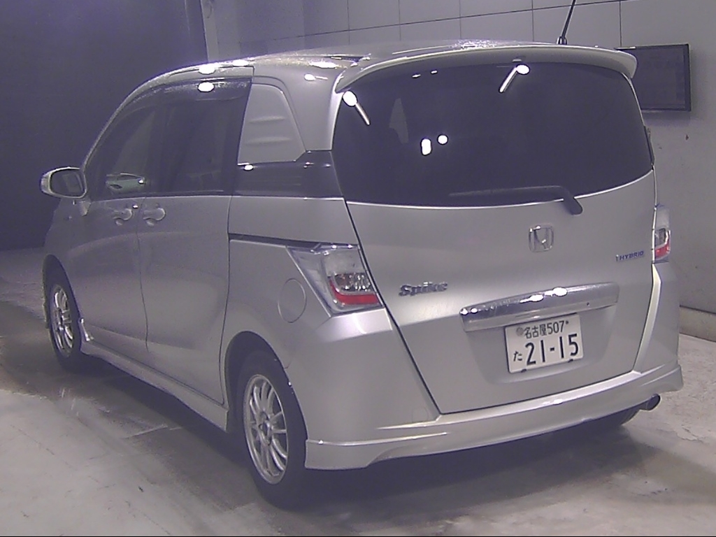 HONDA FREED SPIKE