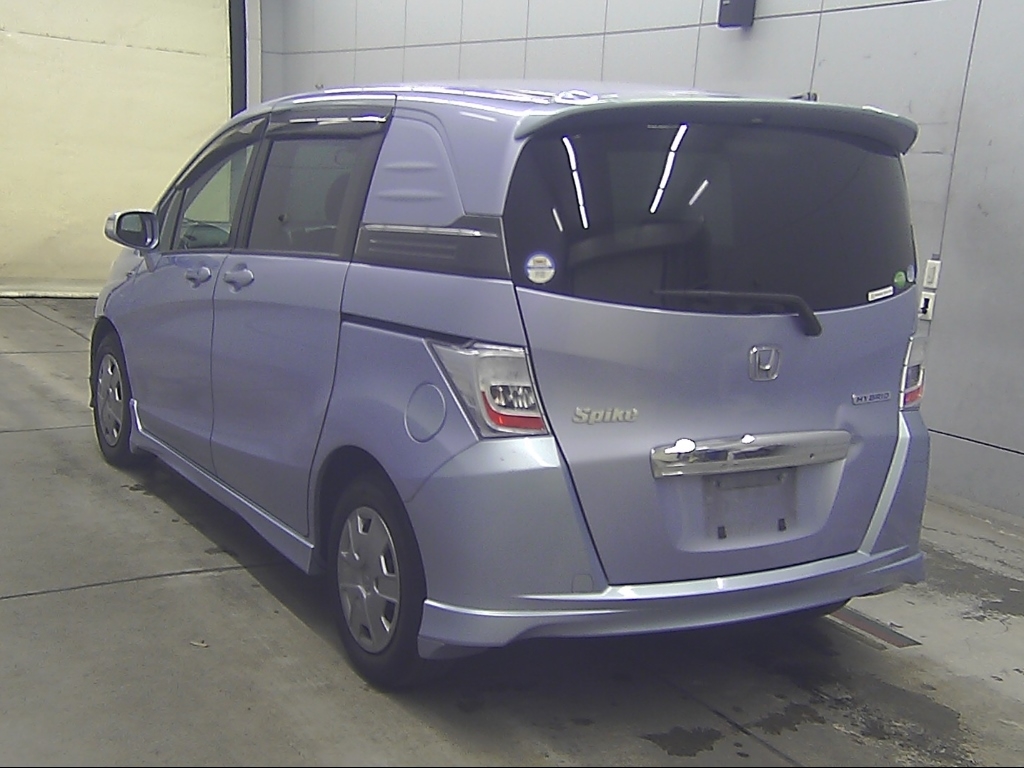 HONDA FREED SPIKE