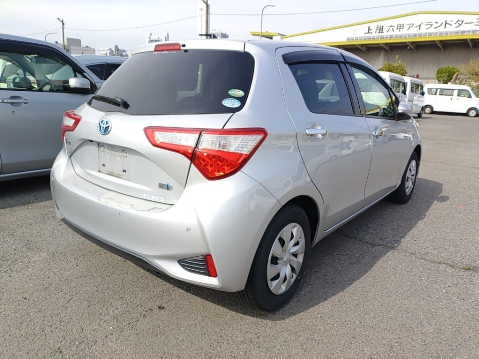 TOYOTA VITZ