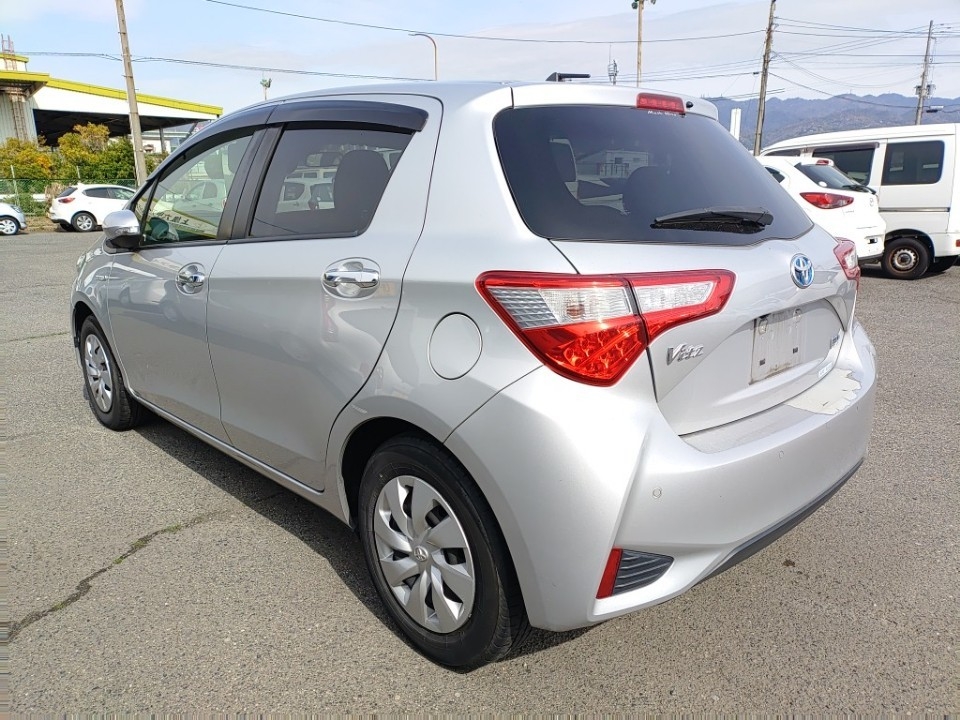 TOYOTA VITZ