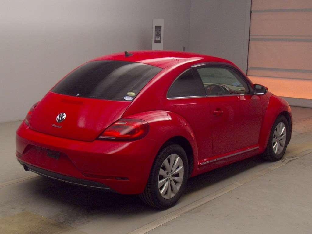 VOLKSWAGEN BEETLE