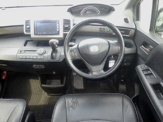 HONDA FREED SPIKE