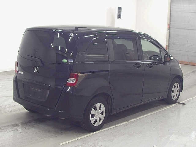 HONDA FREED SPIKE