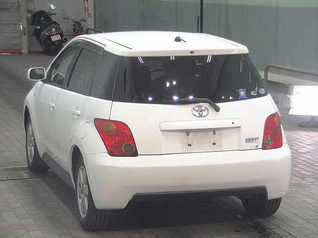 TOYOTA IST