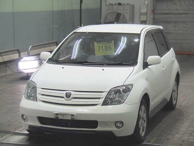 TOYOTA IST